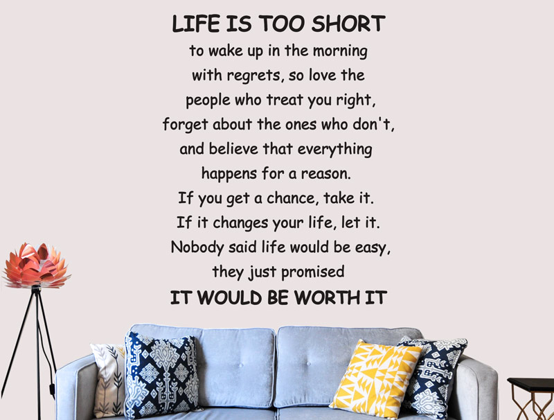מדבקת ״life is too short"