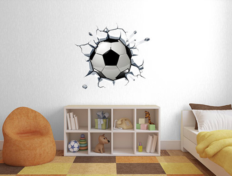 מדבקת חור בקיר עם כדורגל