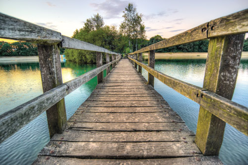 טפט גשר באמצע אגם ויסקונסין