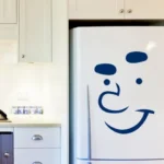 מדבקה למקרר פרצוף שרמנטי | StickDecor