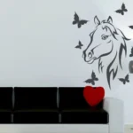 סוס מסוגנן עם פרפרים | StickDecor