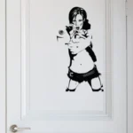 אישה עם אקדח | StickDecor