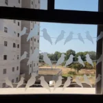 מדבקה חלבית של ציפורים על חוט תיל | StickDecor