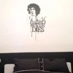 רטרו לעולם לא מת | StickDecor