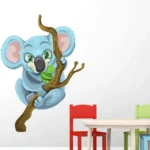 מדבקת קואלה על גזע עץ לחדרי ילדים | StickDecor