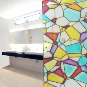 מדבקת ויטראז׳ שקופה לזכוכית האמבטיה