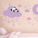 מדבקת קיר דובון על ענן סגול | StickDecor