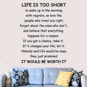 מדבקת ״life is too short"