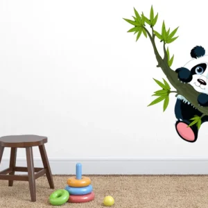 פנדה מתוקה על עץ