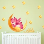 דובונית ורודנה מנמנמת על הירח | StickDecor