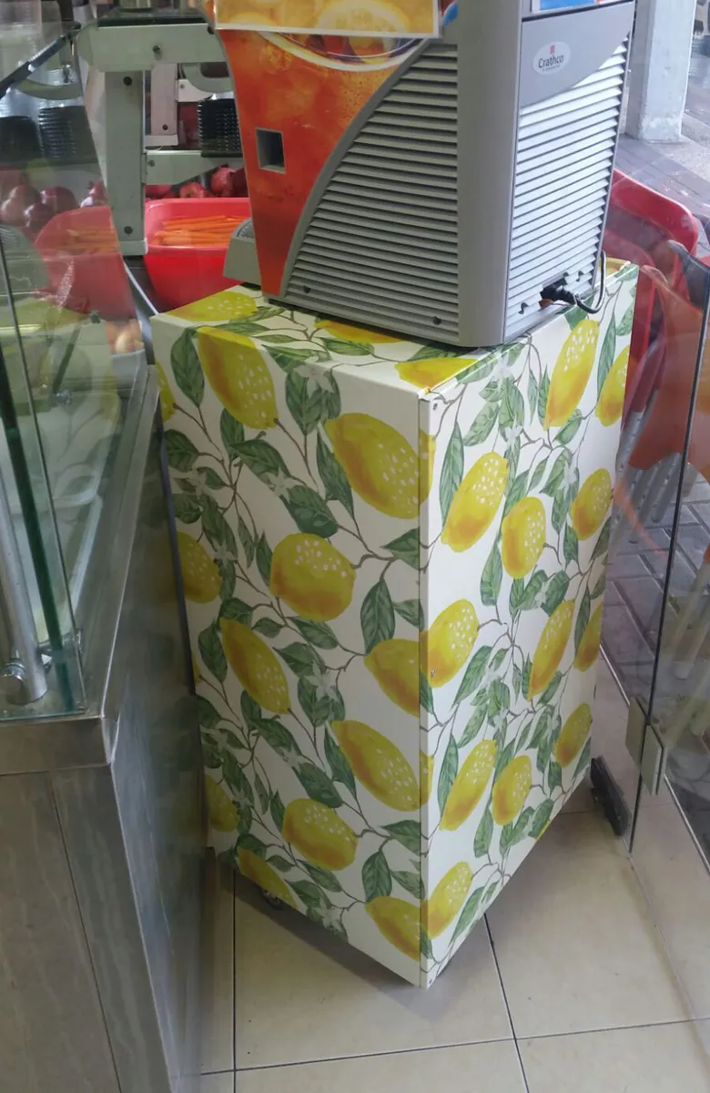 טפט לימונים מאויירים לרהיטים