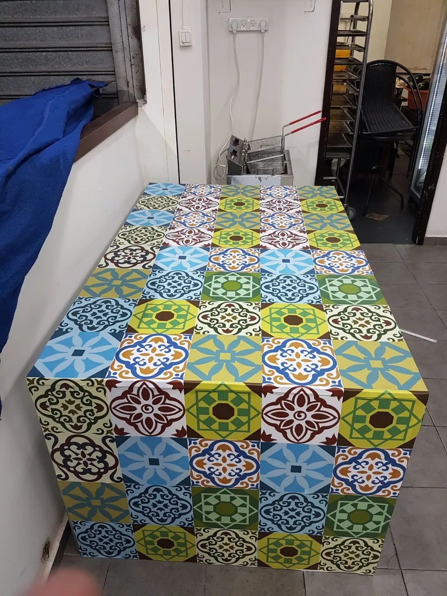 מדבקת טפט אריחים בסגנון רטרו