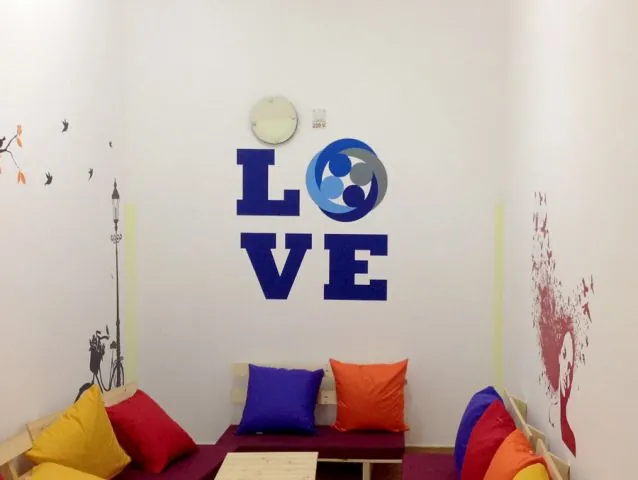 מדבקות קיר מעוצבות עבור המרכז האקדמי פרס