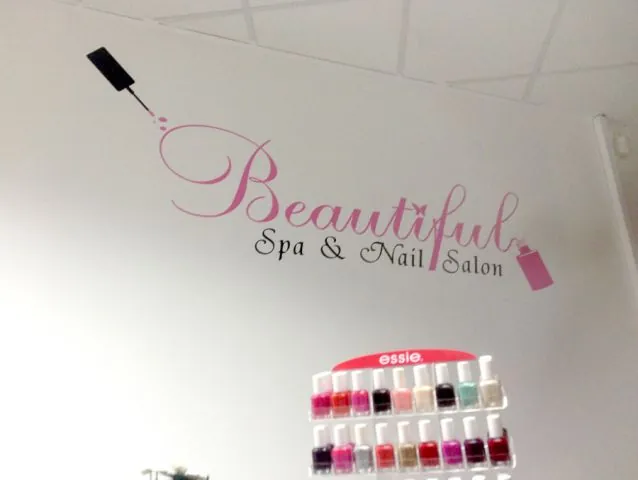מדבקות קיר למכון יופי "BEAUTIFUL"