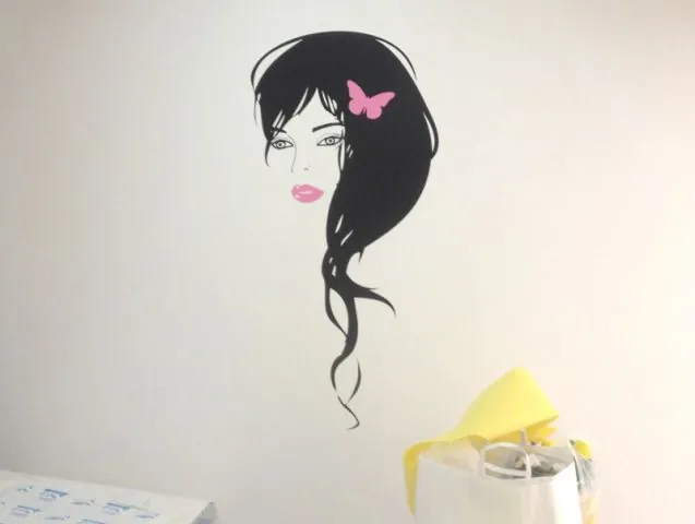 מדבקות קיר למכון יופי "BEAUTIFUL"