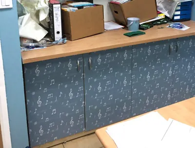 מדבקות קיר וטפטים לבתי ספר