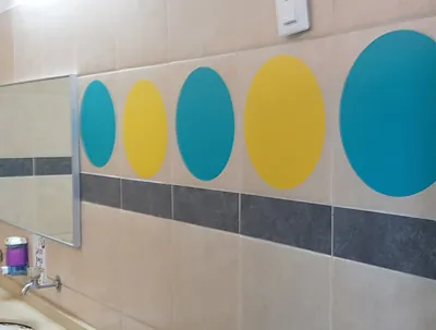 מדבקות קיר וטפטים לבתי ספר