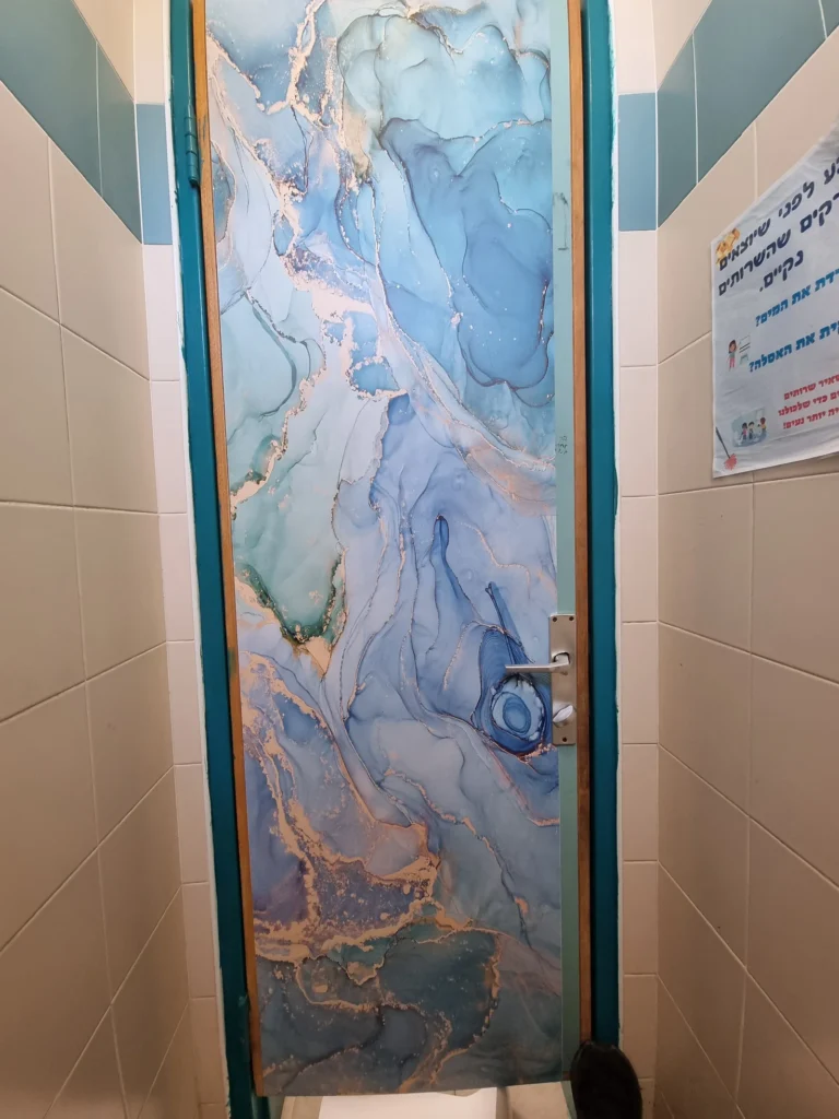 טפטים לדלתות