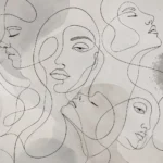 פנים מסתוריות על קיר