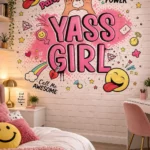הטפט מציג כיתוב 'YASS GIRL' ורוד בולט עם סמיילי, כוכבים ולבבות על רקע כתמים ורודים