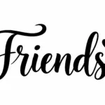 המילה 'Friends' בכתב שחור אלגנטי עם לב קטן מעל האות 's', על רקע לבן.