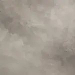 משטח בטון מופשט עם גווני אפור רכים ומרקם מעונן ועדין